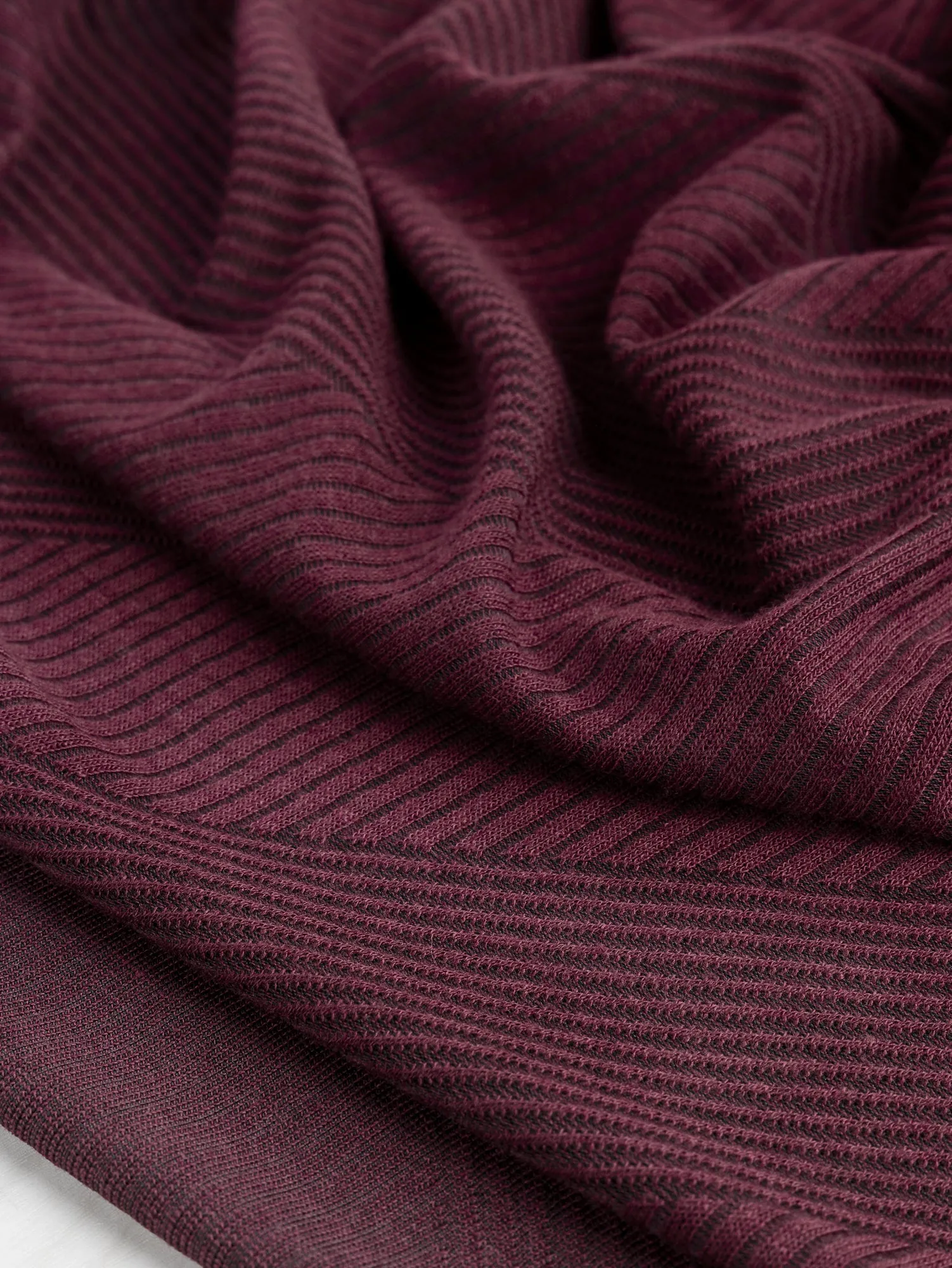 Diagonal Stretch Wide Rib Knit - Bordeaux   Black - Swatch