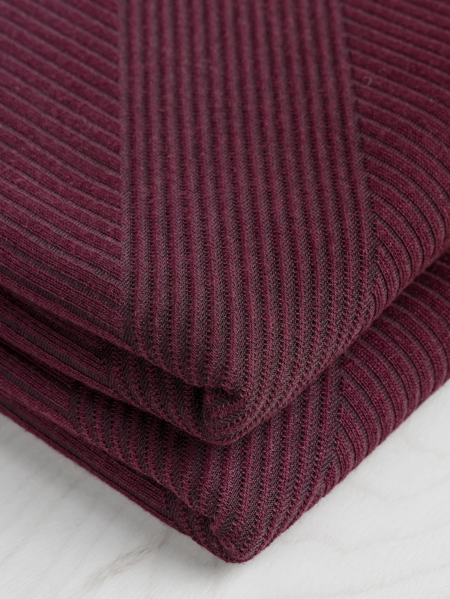 Diagonal Stretch Wide Rib Knit - Bordeaux   Black - Swatch